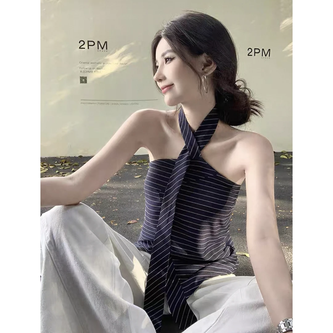 2025年夏季设计感修身显瘦抹胸性感露背不规则条纹挂脖背心