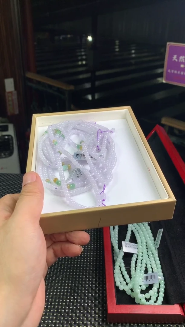 翡翠未镶嵌颈饰--34026