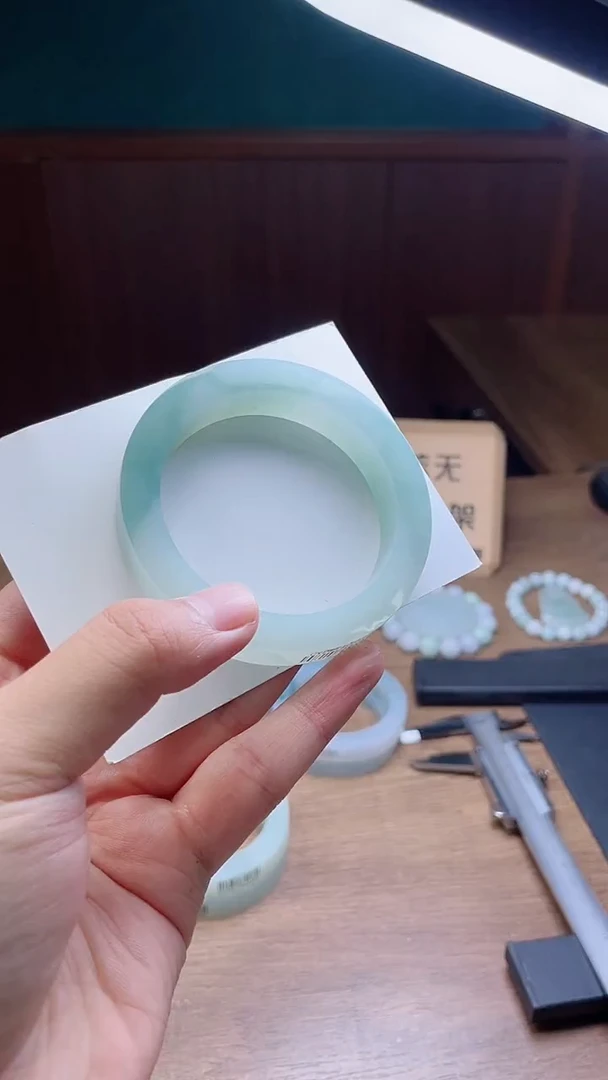 定制翡翠手镯未镶嵌定制
