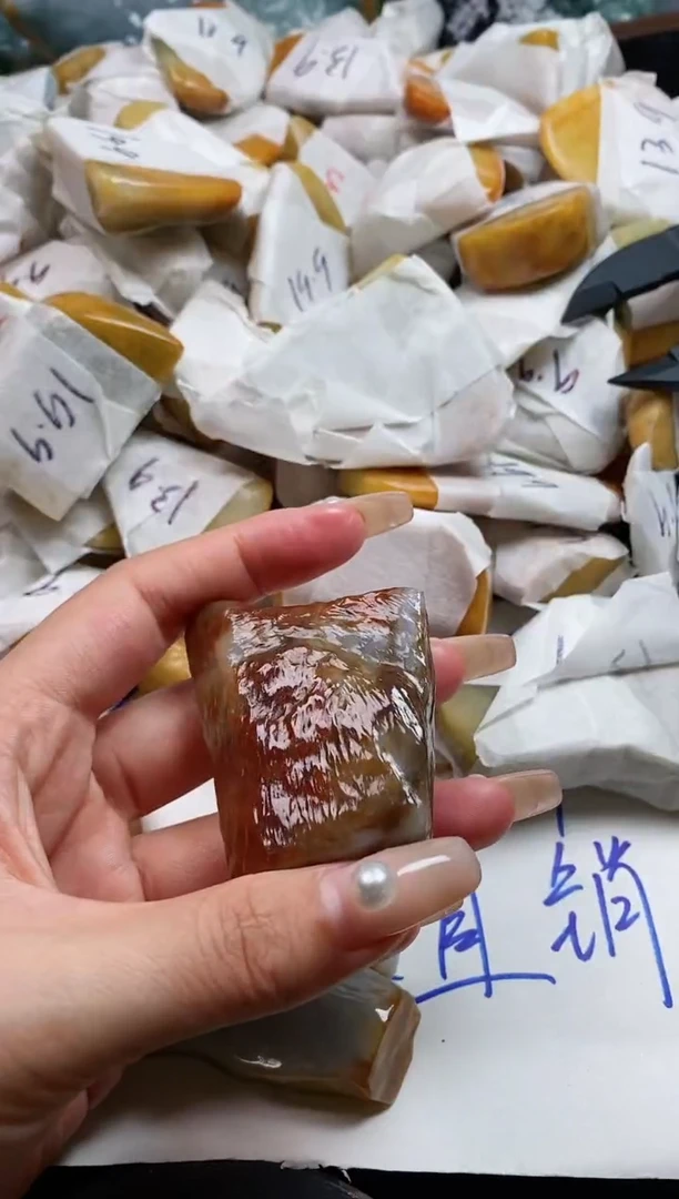 翡翠裸石翡翠挂件裸石