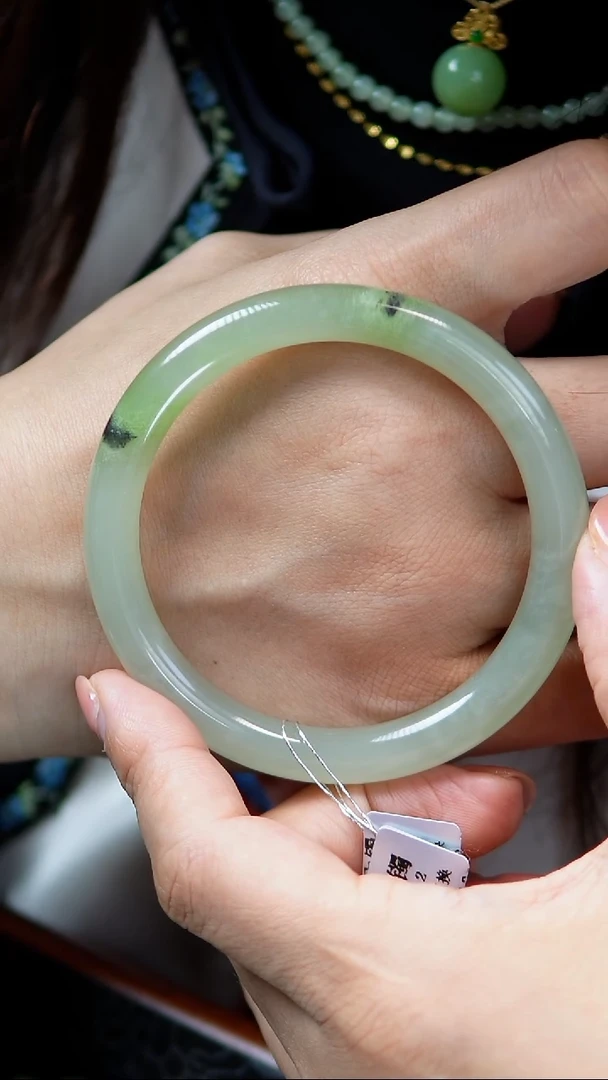 和田玉手镯未镶嵌59圈口青花翠青手镯