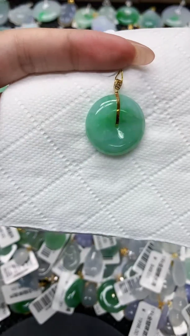 颈饰18K金镶嵌翡翠11111111111