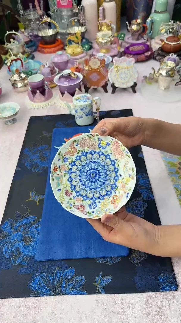 53灵玺贡坊 雀羽牡丹壶承