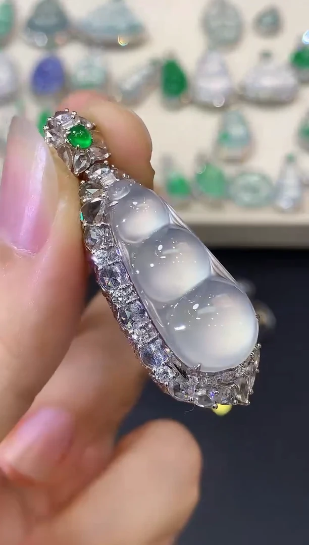 吊坠(不含链)18K金镶嵌翡翠B323