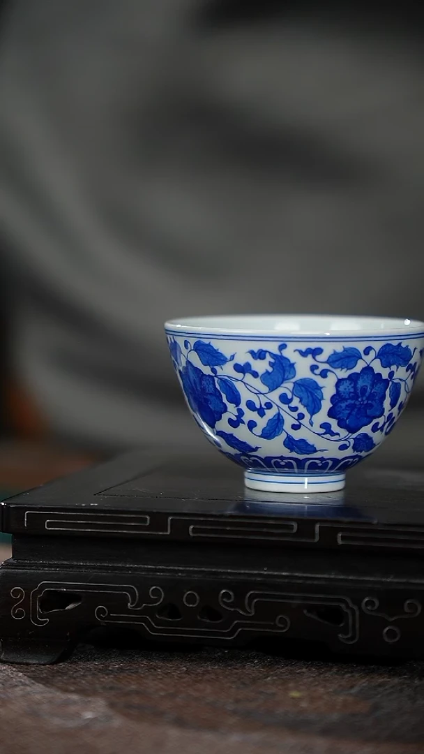 212-2缠枝莲纹鸡心杯（一茗鸿渐）