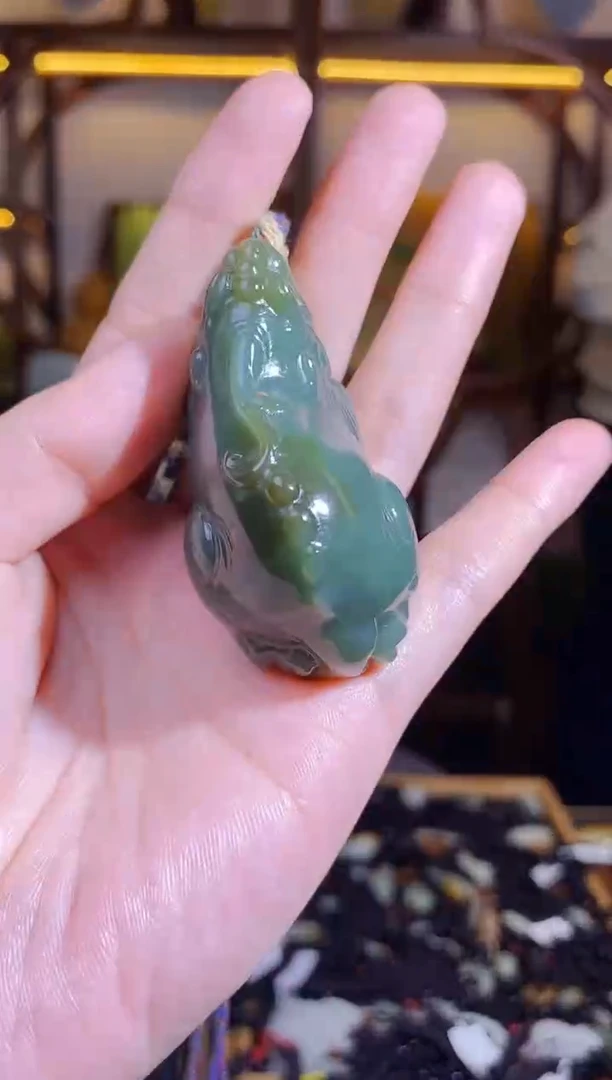 颈饰未镶嵌和田玉1