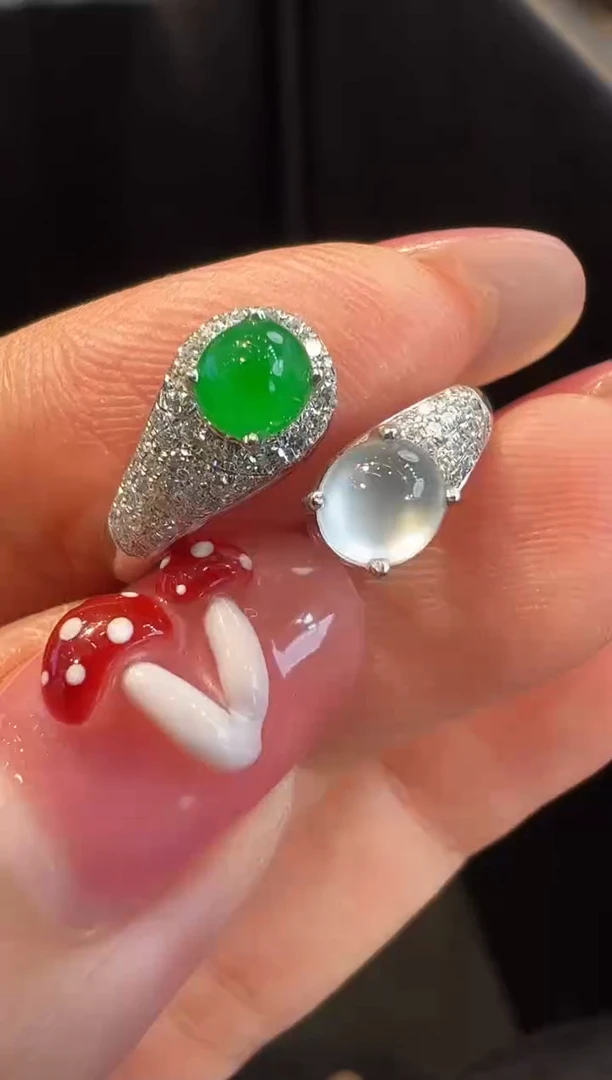 18K金镶嵌戒指翡翠戒指