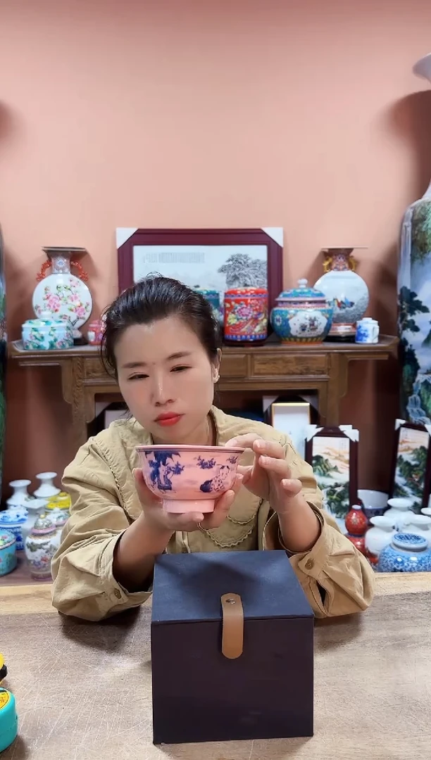 碗青花童子茶碗，