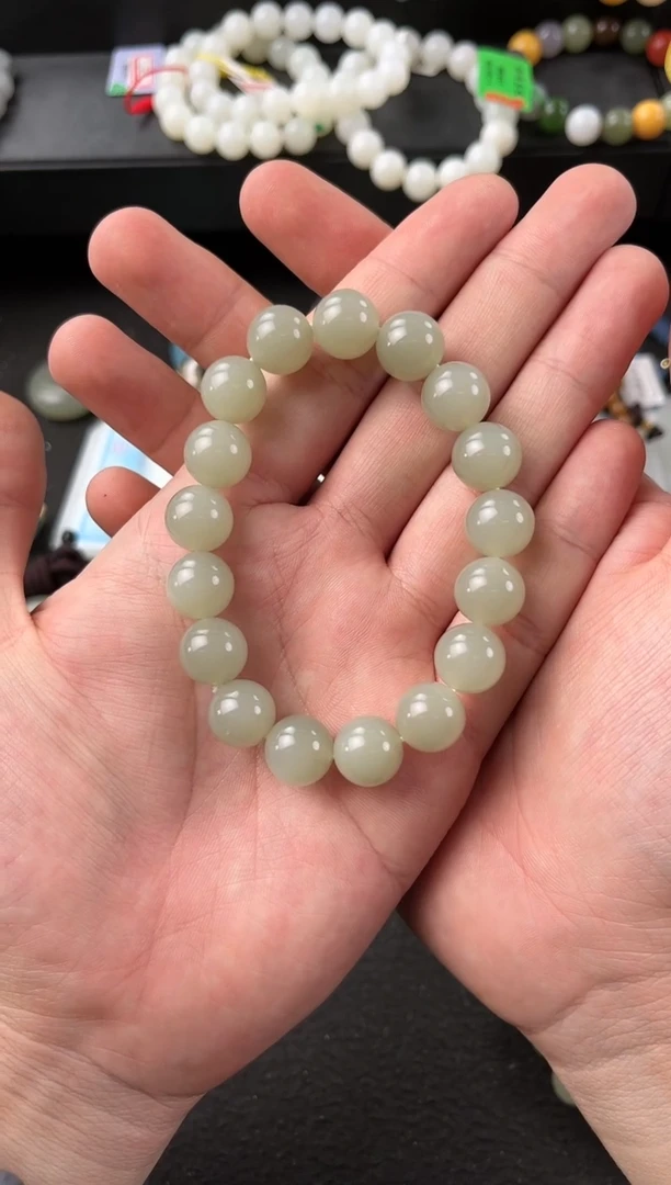 【闪购商品】和田玉手串未镶嵌且末青白卡12微色差