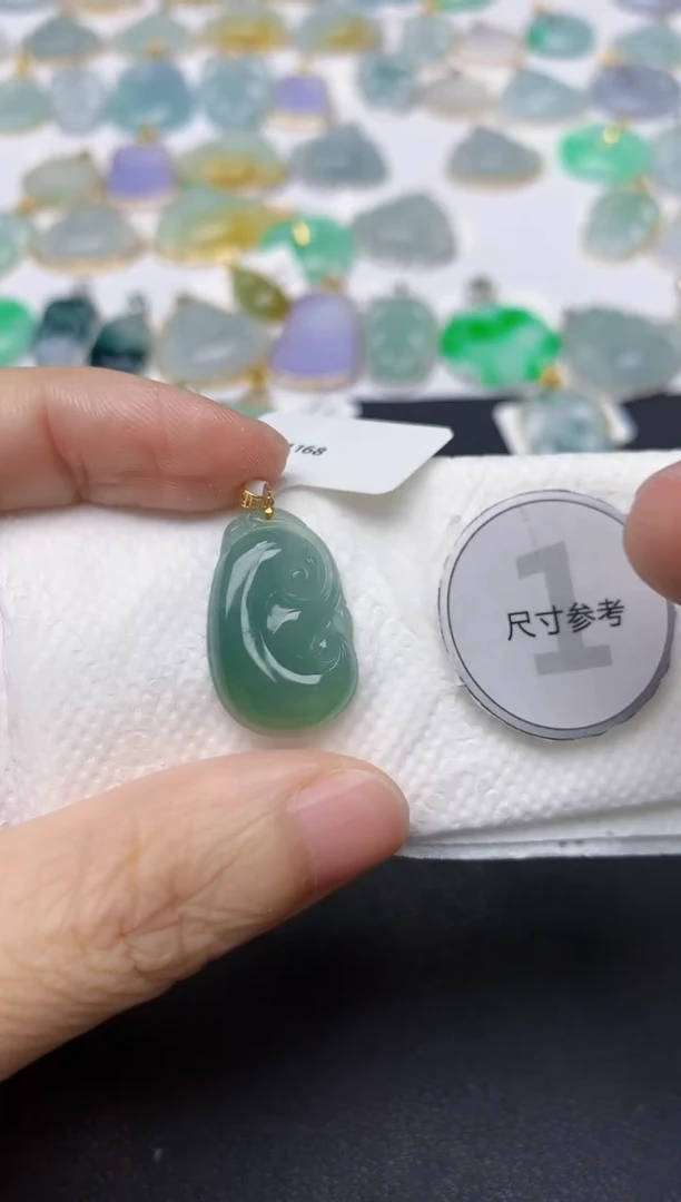 翡翠18K金镶嵌颈饰天然缅甸A货翡翠