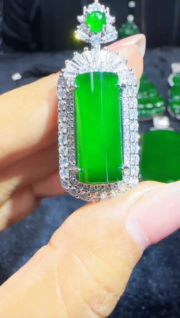 未镶嵌定制翡翠翡翠吊坠59