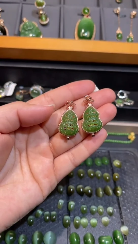 【闪购商品】和田玉碧玉葫芦吊坠银S925镶嵌多样性发一