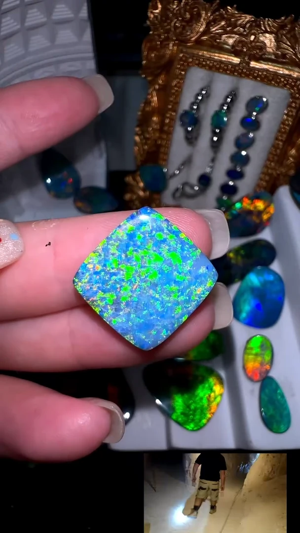 【可乐特选】双层澳宝 16*16mm  有生长纹