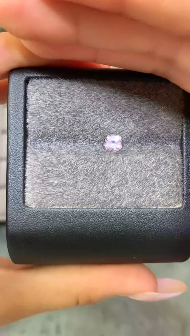 裸石尖晶石枕型 金属银色调 0.66ct