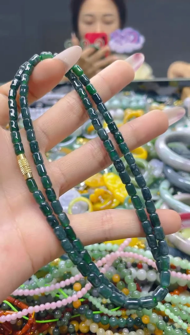 颈饰未镶嵌翡翠4MM/C/翡翠A货，一件也是批发价