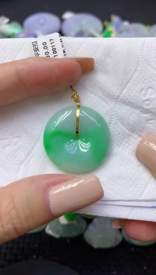 颈饰18K金镶嵌翡翠天然缅甸翡翠A货