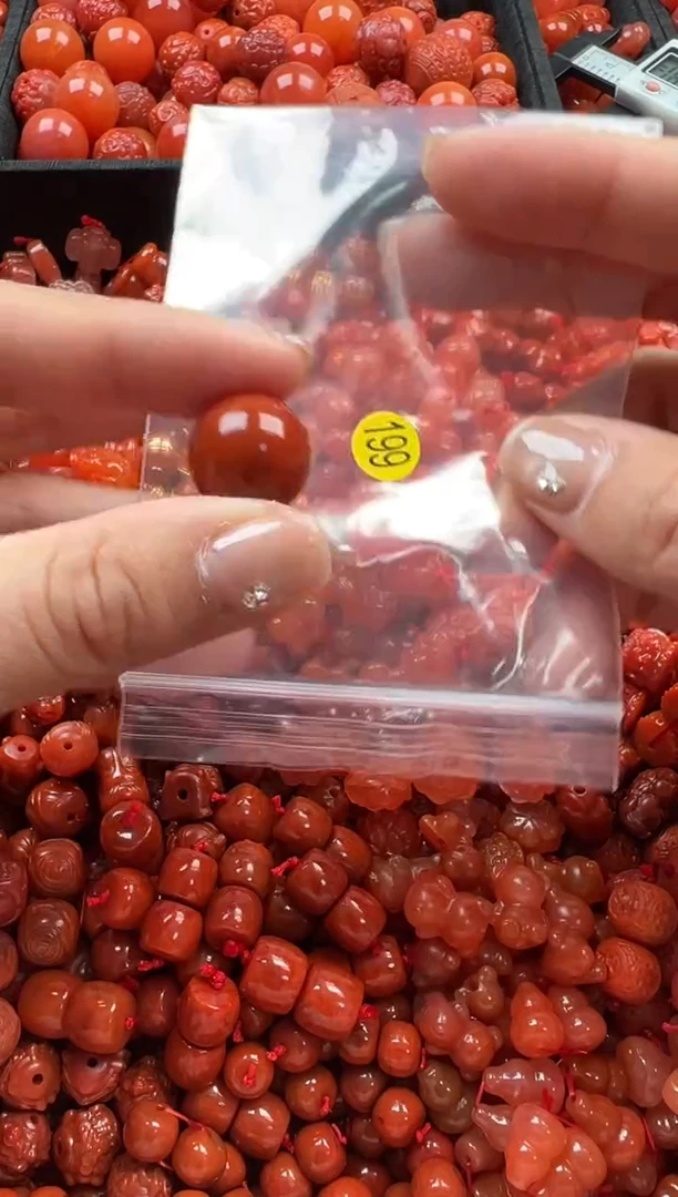 【闪购商品】南红玛瑙颈饰未镶嵌1