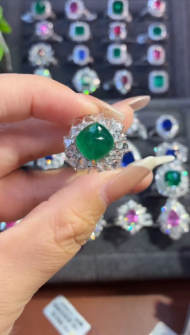 18K金镶嵌戒指祖母绿-5.91克拉