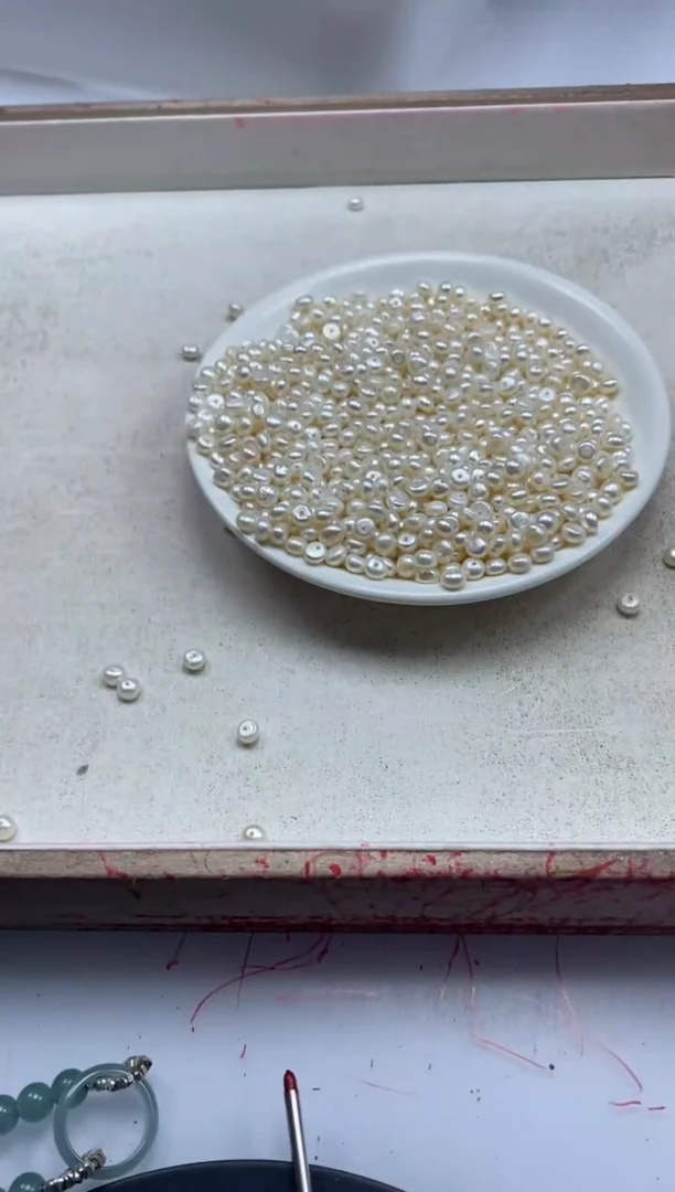 【闪购商品】淡水珍珠颈饰未镶嵌w287面包珠珍珠5*3mm*15颗