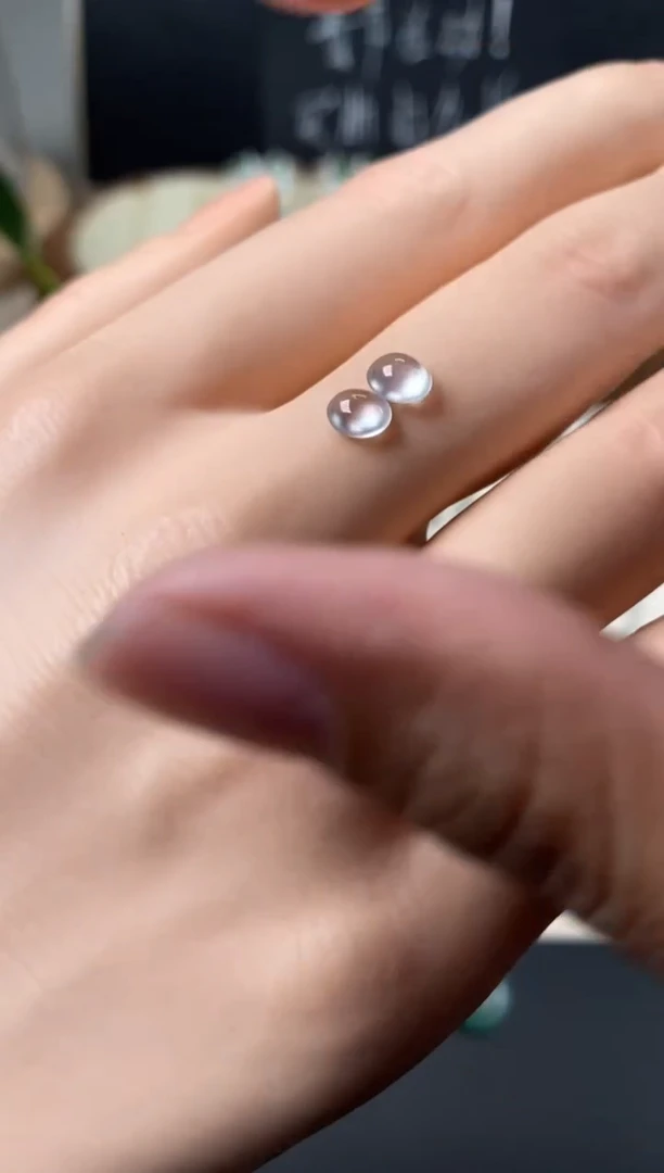 【闪购商品】翡翠颈饰未镶嵌翡翠高冰蛋面一对