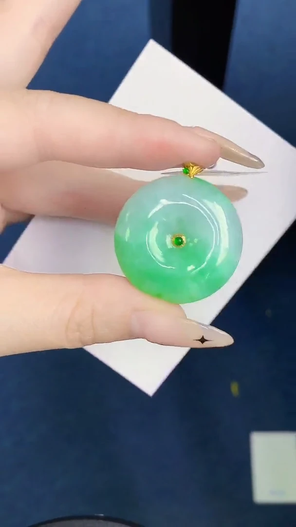 颈饰18K金镶嵌翡翠缅甸天然翡翠A货