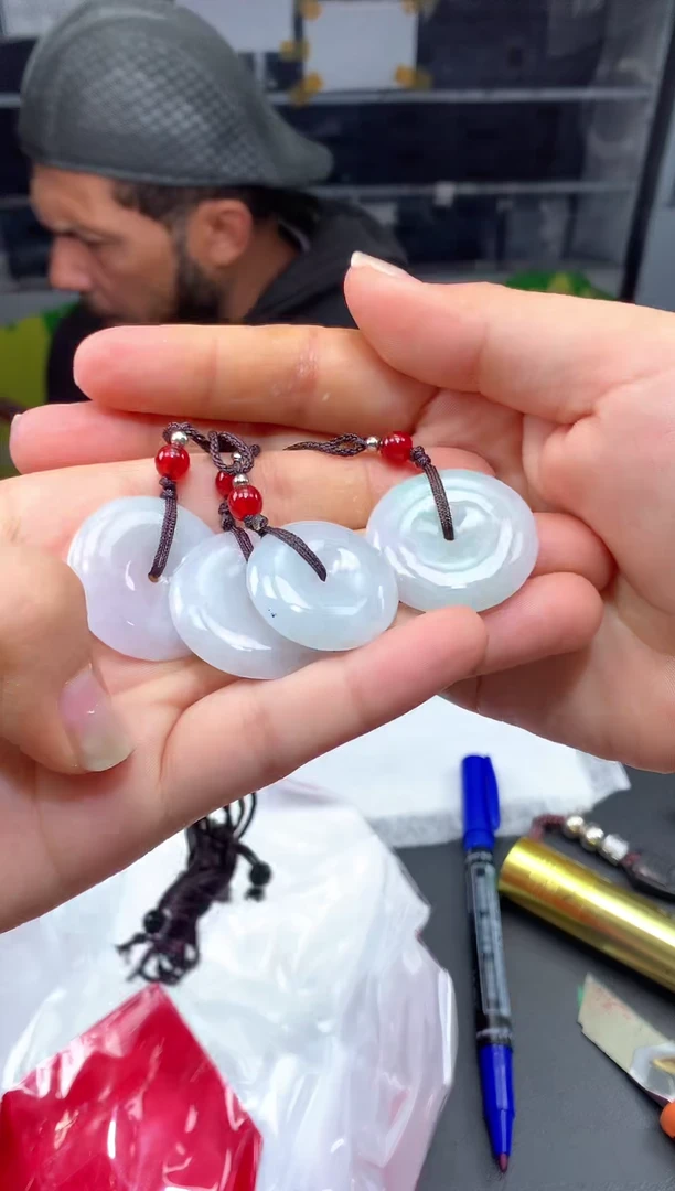 【闪购商品】翡翠颈饰未镶嵌翡翠平安扣/579171/多样性发一