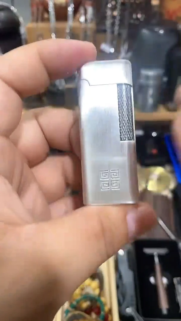 瓷片闪购商品  如图所示