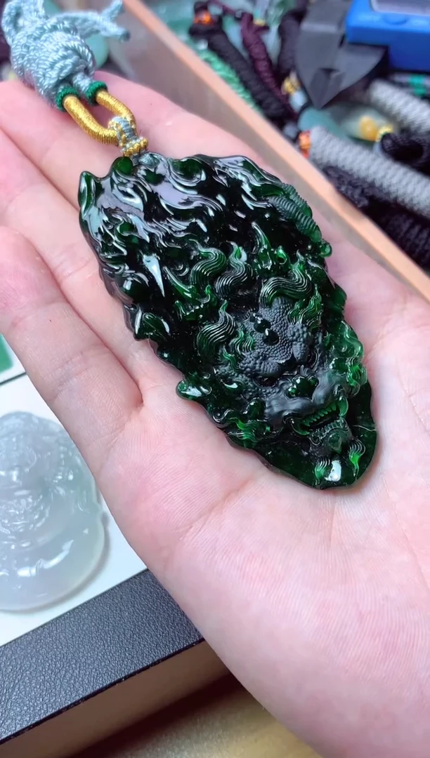 颈饰未镶嵌翡翠天然翡翠A货