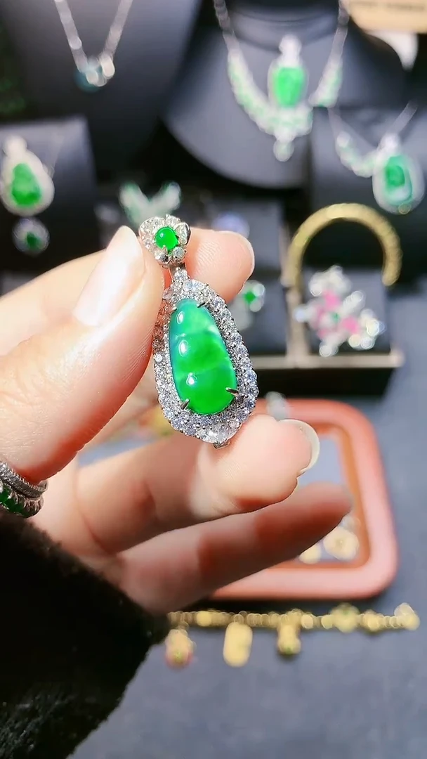 【闪购商品】翡翠吊坠(赠链)银S925镶嵌吊坠