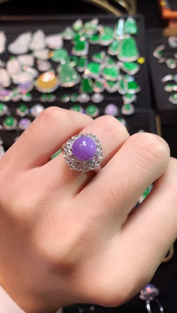 18K金镶嵌戒指翡翠红椿紫蛋面戒指