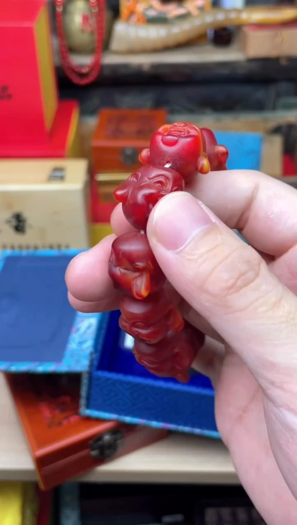 木---------------龙，佛手串