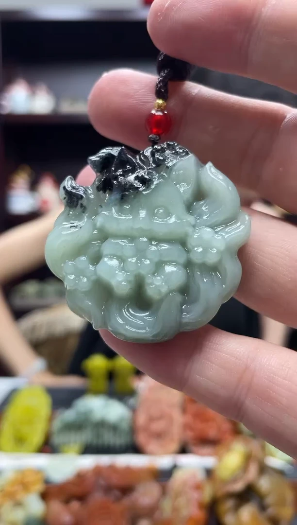 岫玉未镶嵌吊坠·