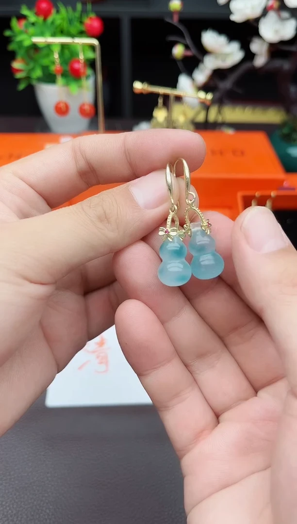 石英质玉（天山翠）未镶嵌耳饰219000