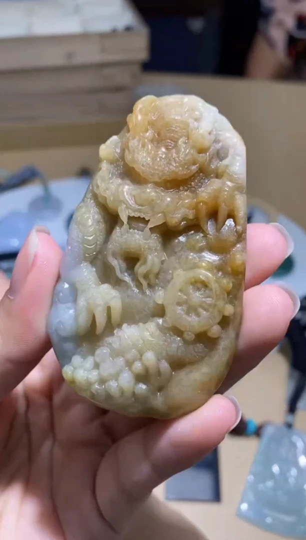 颈饰未镶嵌翡翠挂件