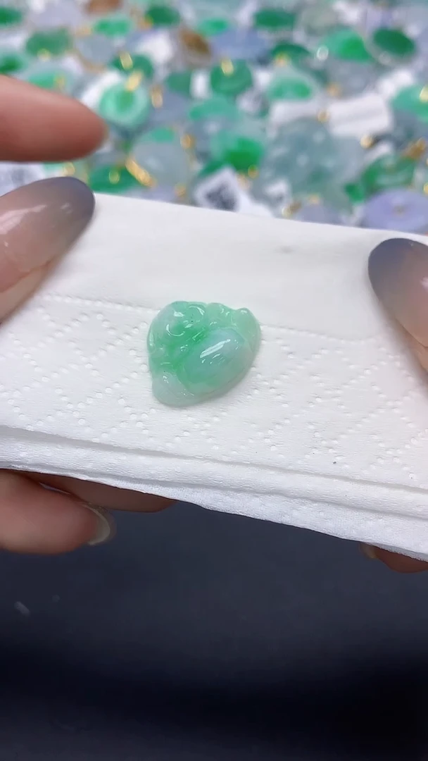 翡翠未镶嵌颈饰天然缅甸a货翡翠
