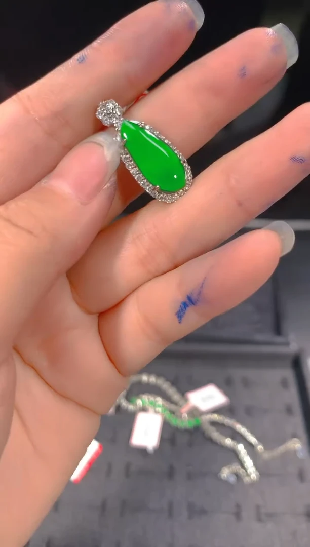 【闪购商品】定制翡翠未镶嵌79定制翡翠，多样性发货（发其一）