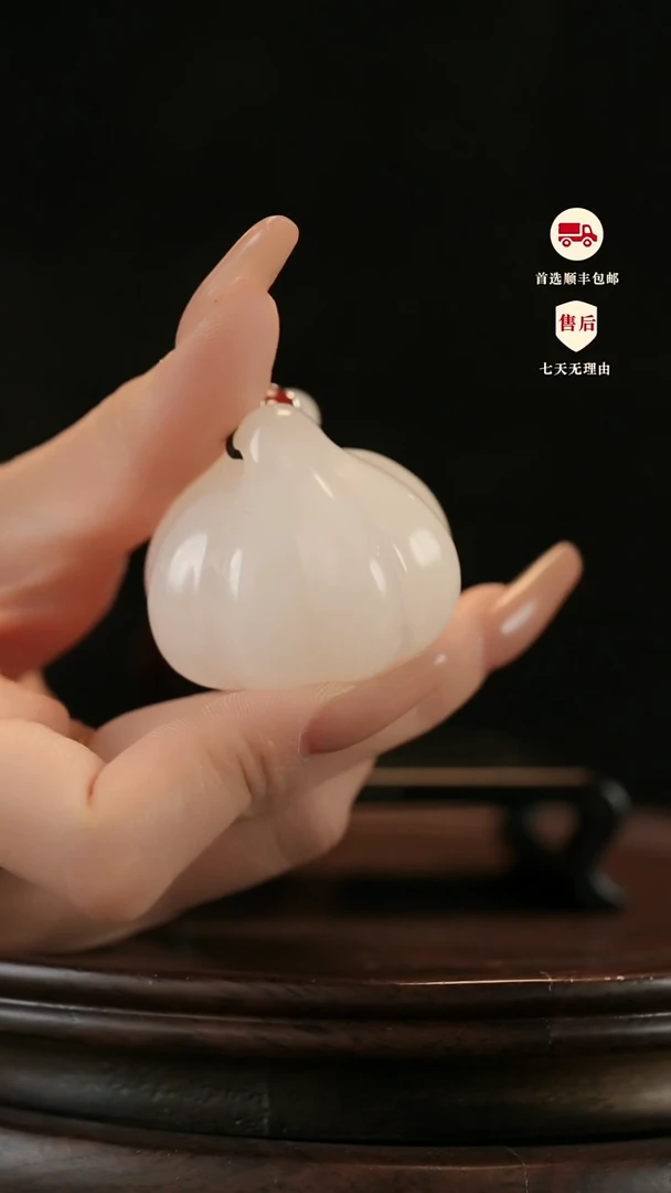 云南石荔枝白雕刻：胜算在握手把件摆件挂件