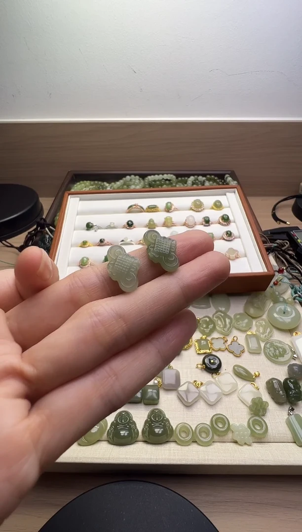 颈饰未镶嵌和田玉颈饰 未镶嵌 和田玉