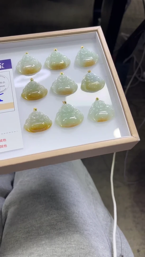 颈饰18K金镶嵌翡翠T196 /多样性发一件/配绳子