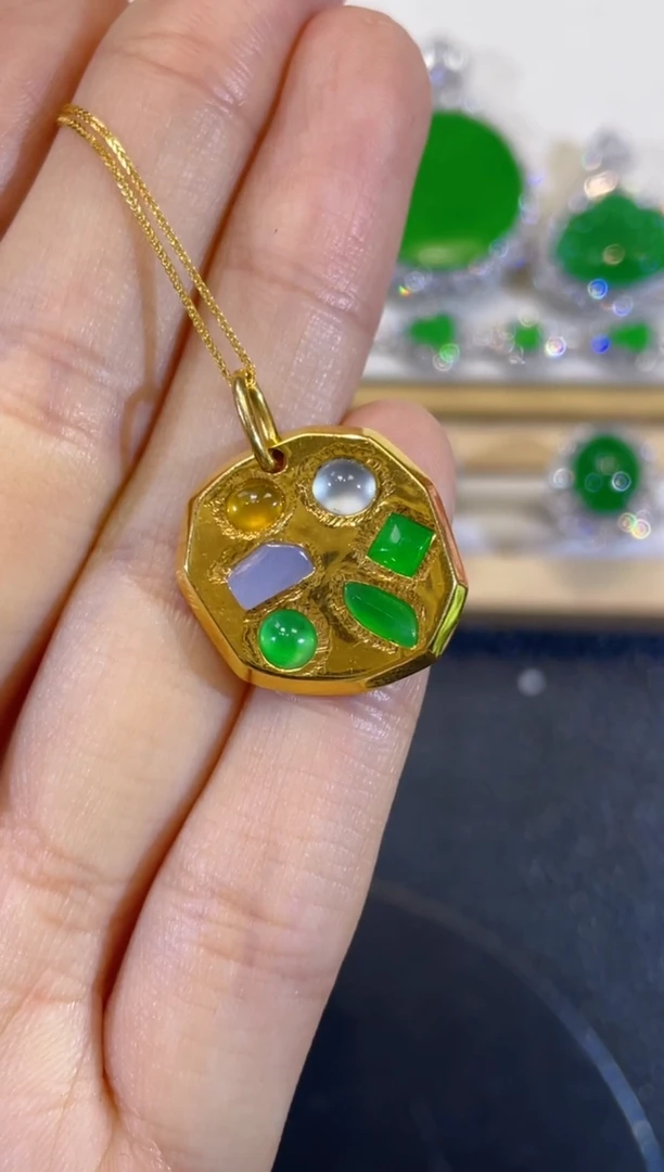 颈饰18K金镶嵌翡翠团购10