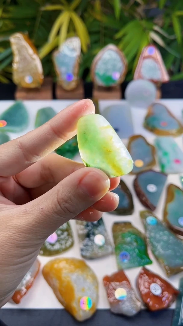 未镶嵌定制翡翠翡翠