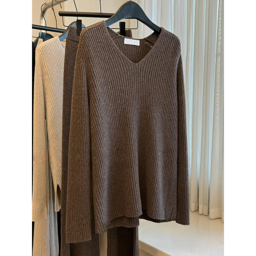 巨推荐，上身绝美！咖色V领针织衫女2025年秋冬季软糯气质时髦毛衣