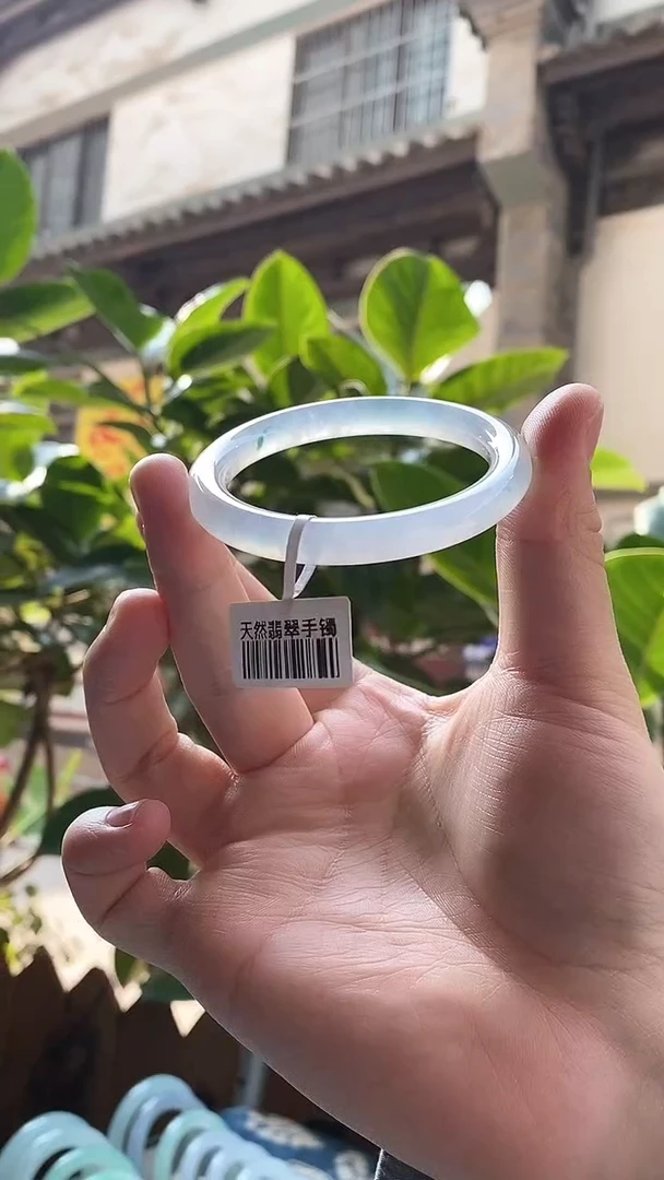 【闪购商品】翡翠手镯（圆镯）未镶嵌52圆条