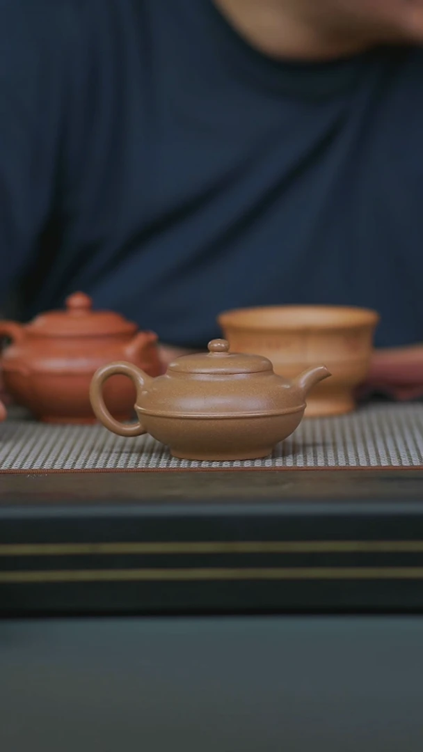 茶壶紫砂半手段泥线园150cc