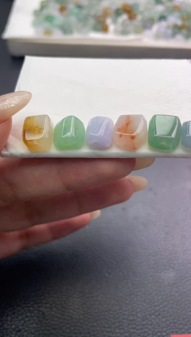 未镶嵌定制翡翠相****0珠子