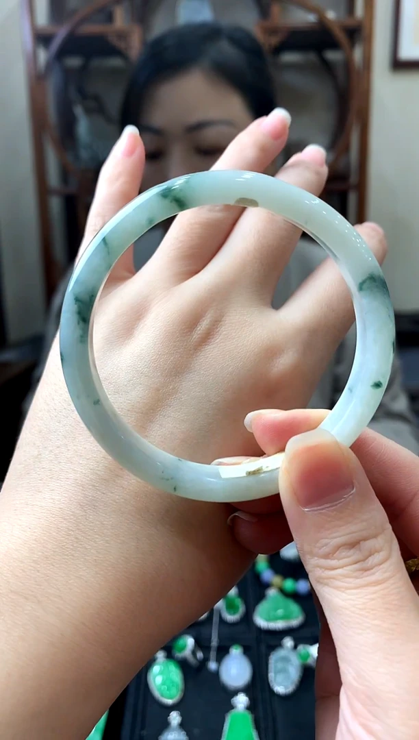 吊坠(不含链)未镶嵌翡翠初**?手镯