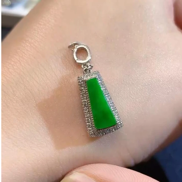 玥集珠宝 18K金翡翠无事牌滴流（不含链）多样性发货一件 CZX