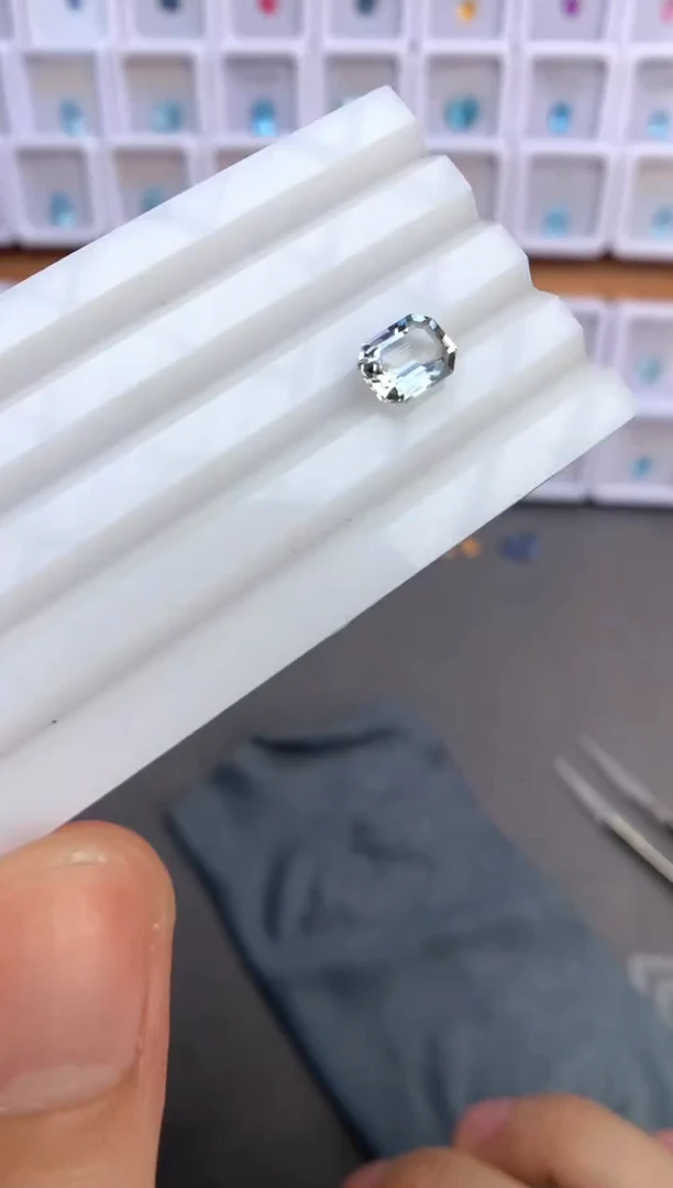 未镶嵌裸石定制蓝宝石1.02ct 12012