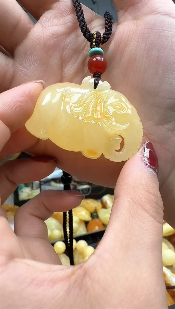 【闪购商品】琥珀裸石未镶嵌挂坠