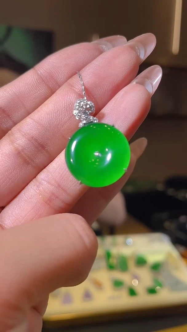 翡翠18K金镶嵌吊坠(不含链)天然翡翠A货